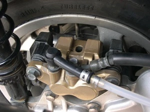 Féklégtelenítő kanna vákuumos-kétkörös kivitel motorkerékpárokhoz - Image 3